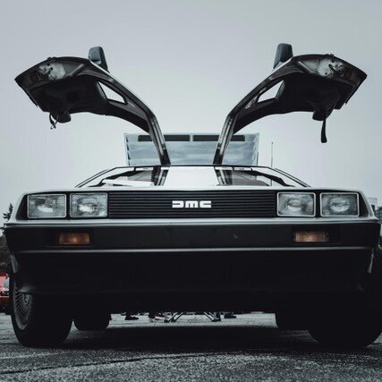 DeLorean_DMC-12.jpg