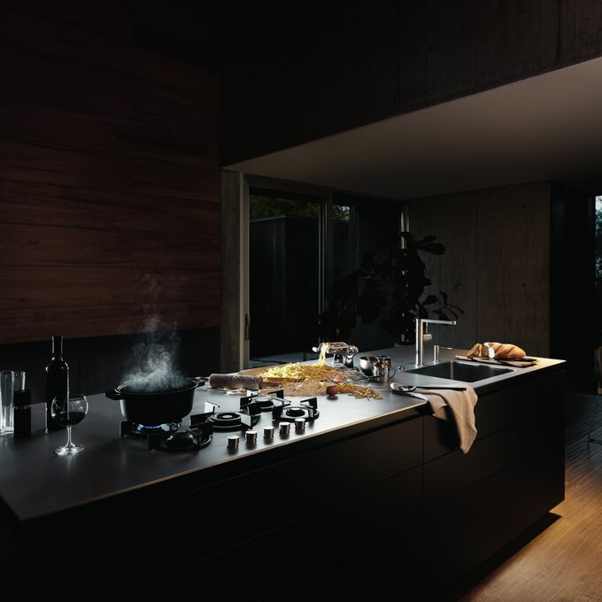 AM009_Worktops_Stainless_Steel_Customized_ADV.jpg