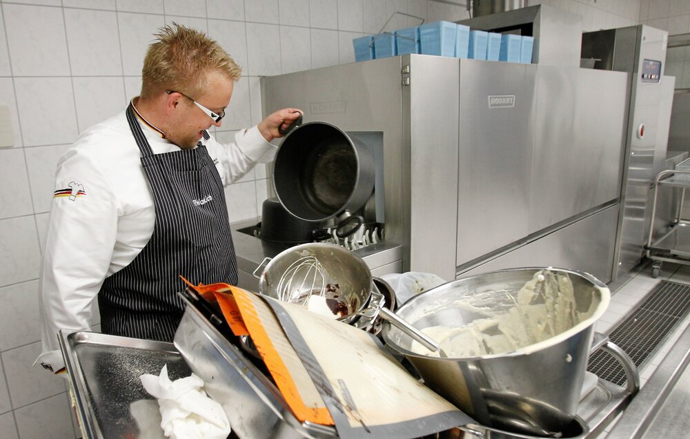 05_WZV_Edelstahl_Rostfrei_in_der_Ruestungsindustrie.jpg
